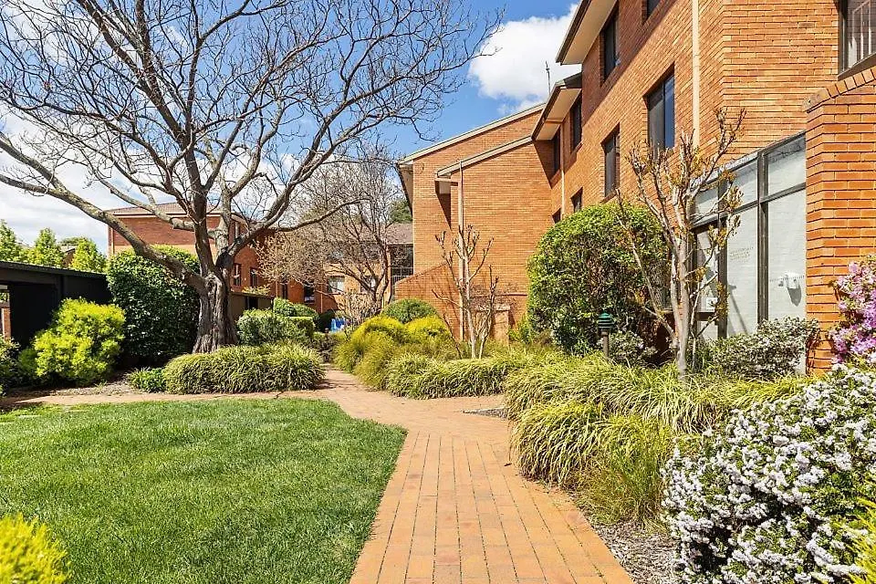 Oxley Court Serviced Apartments Canberra Australia