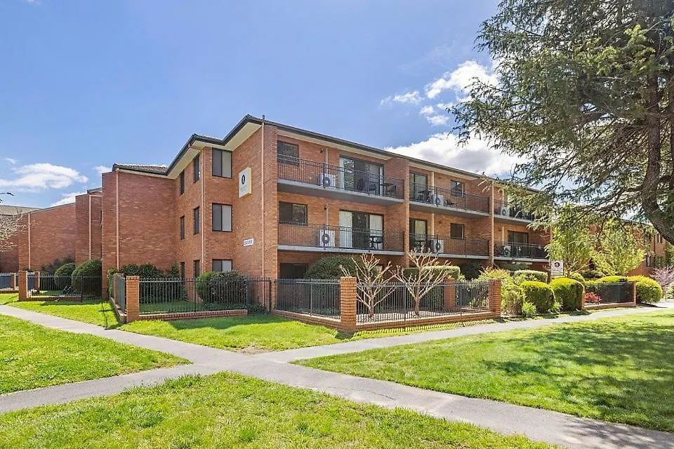 Oxley Court Serviced Apartments Canberra Aparthotel
