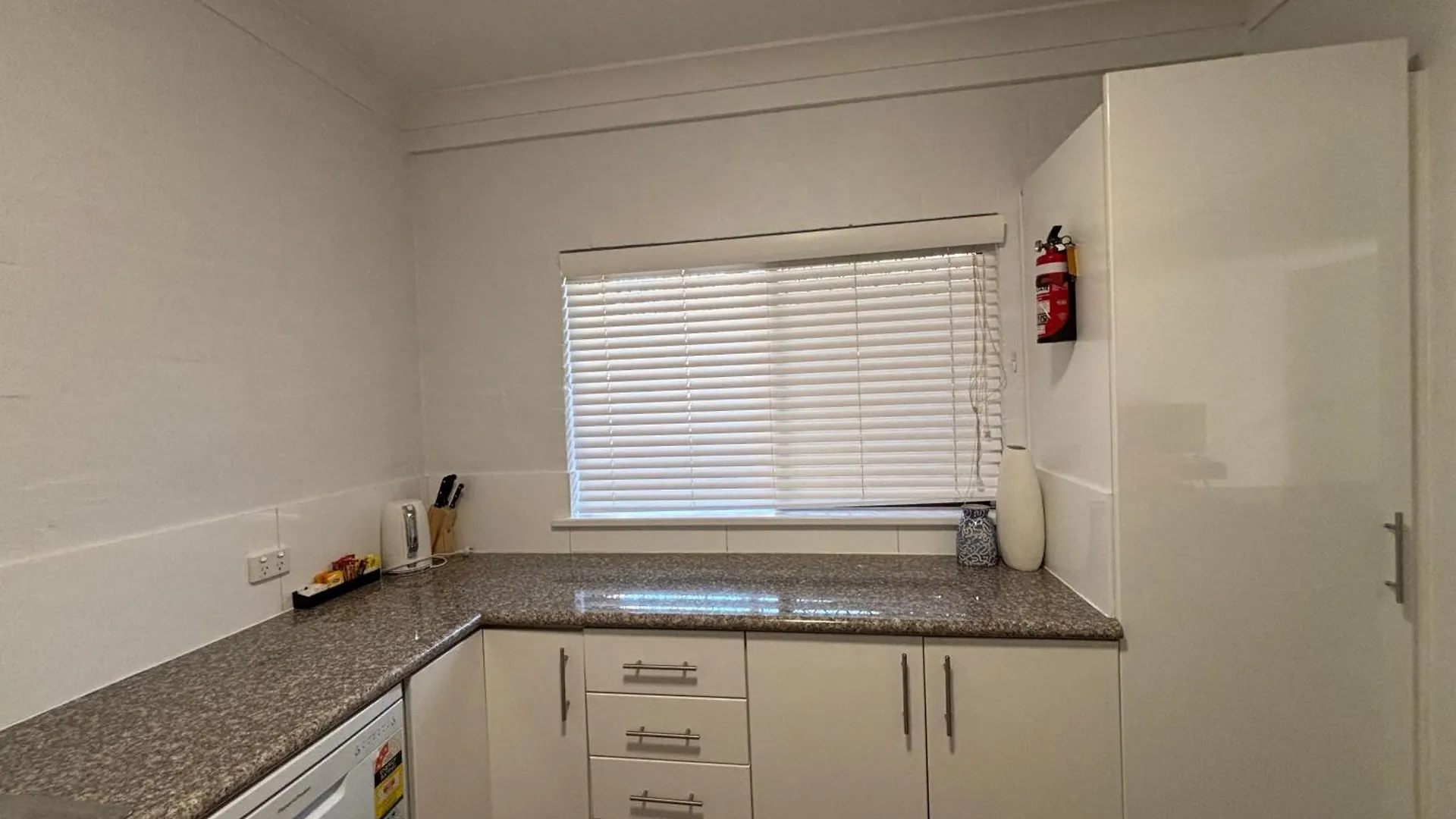 Oxley Court Serviced Apartments Canberra Australia