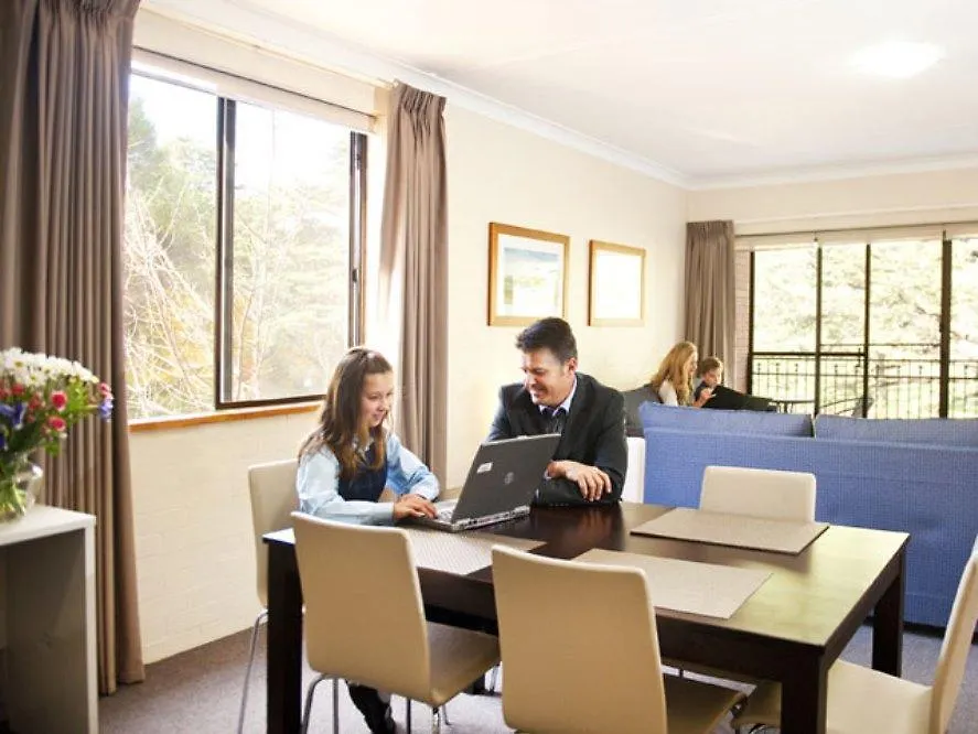 Oxley Court Serviced Apartments Canberra Aparthotel