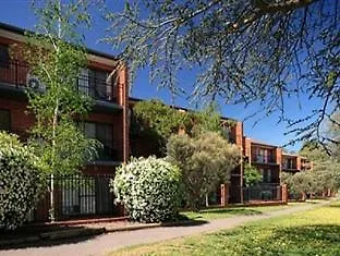 Oxley Court Serviced Apartments Canberra Aparthotel