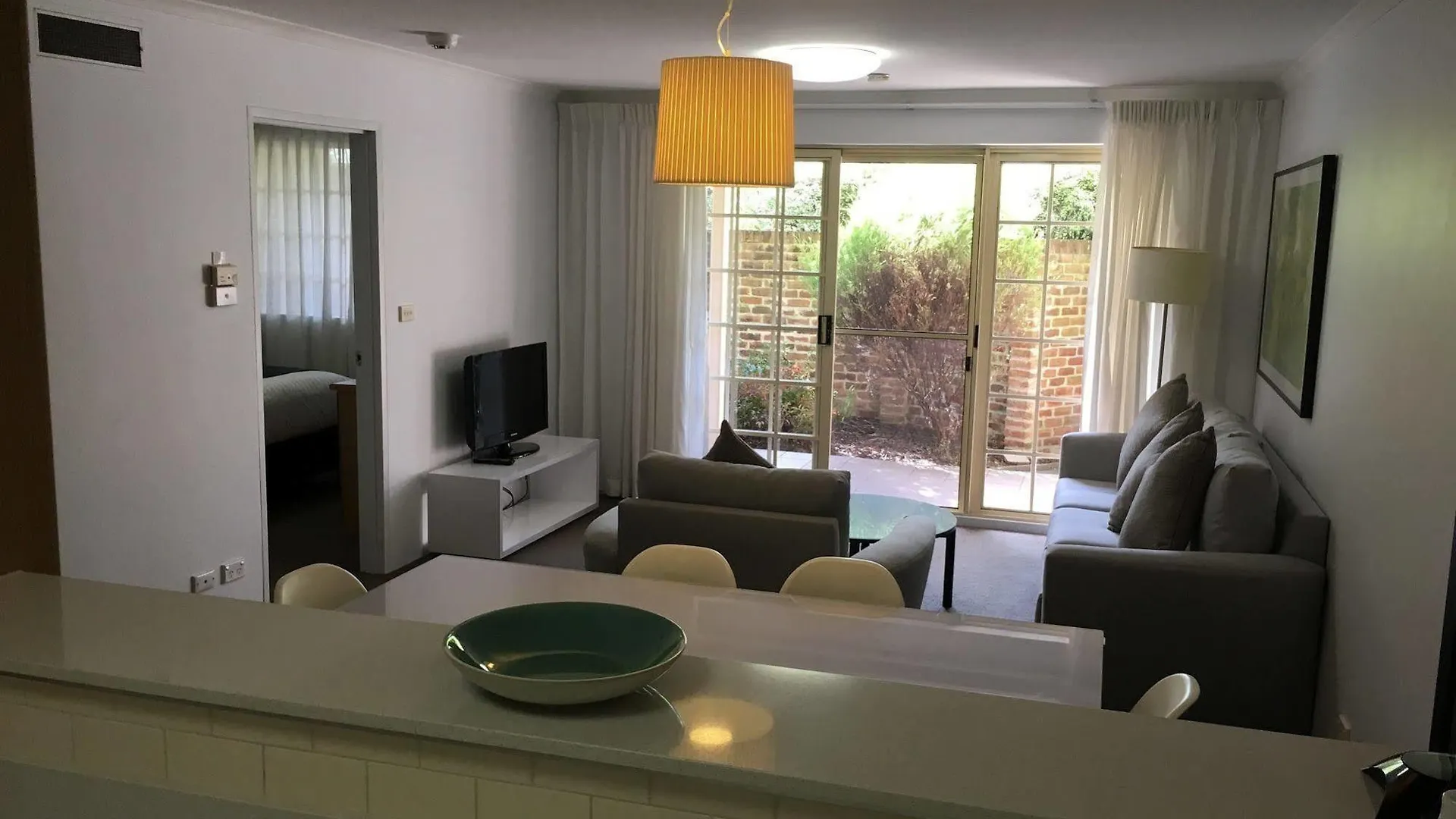 Oxley Court Serviced Apartments Canberra 4*,